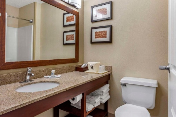 Comfort Inn Gurnee near Six Flags image 12