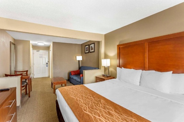 Comfort Inn Gurnee near Six Flags image 14