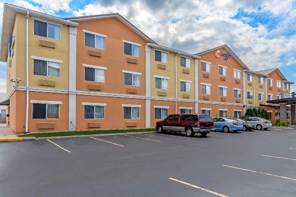 Comfort Inn Gurnee near Six Flags Main image