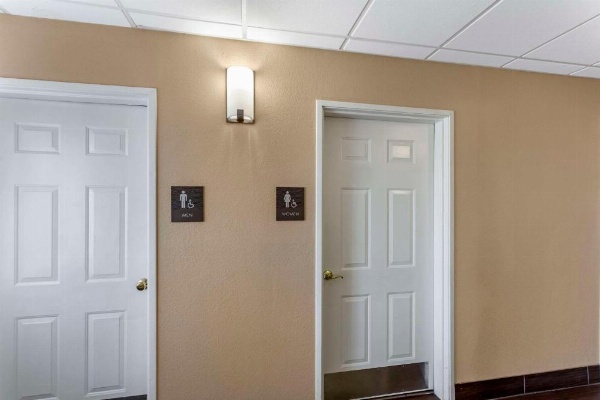 Comfort Inn Gurnee near Six Flags image 21