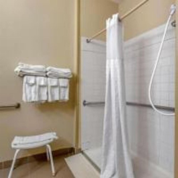 Comfort Inn Gurnee near Six Flags image 23