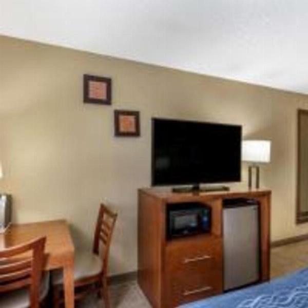 Comfort Inn Gurnee near Six Flags image 24